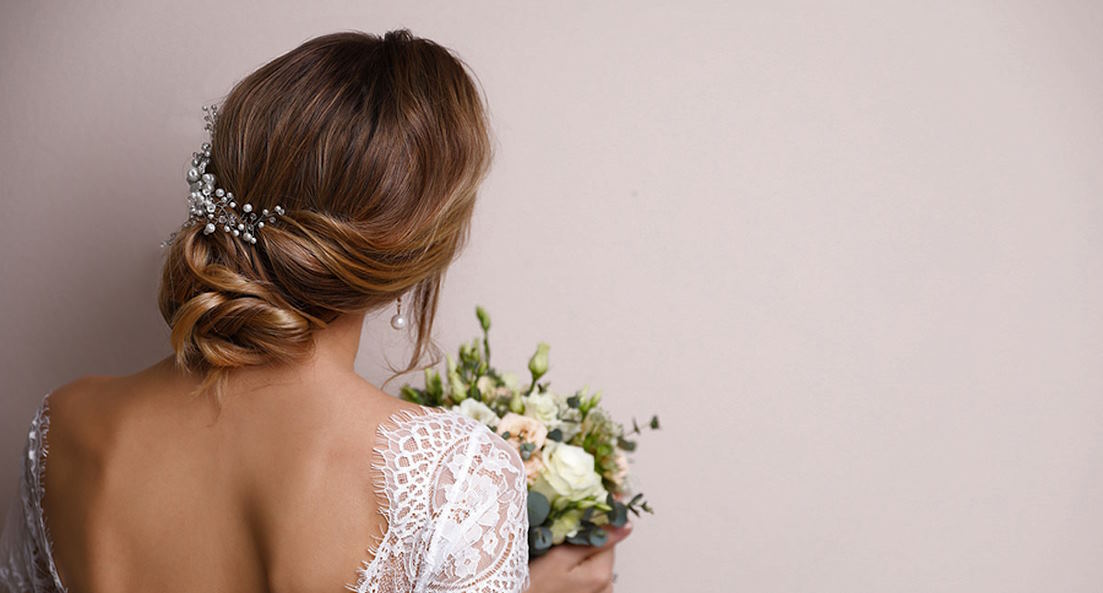 wedding-hairstyle-for-your-dress